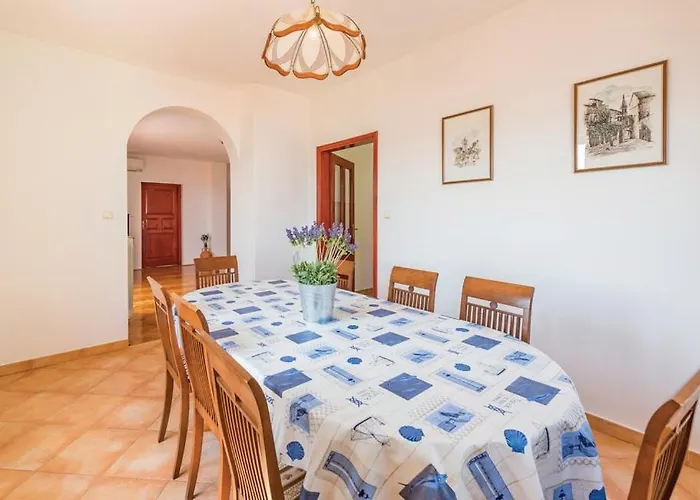 아파트 Emilio 980 라벡